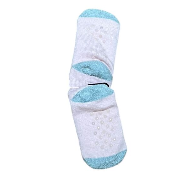 Field & Stream Cozy Cabin Youth Kitten Hat and Sock Bundle, NWT - Picture 4 of 7